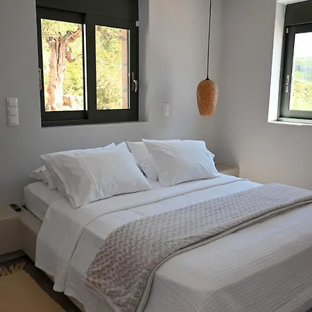 Villa Athina's Stone House In Kardhamili