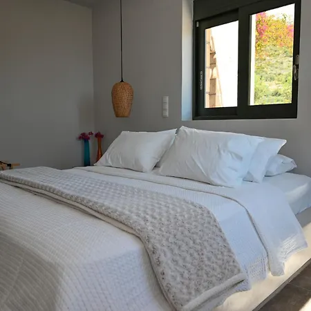 Athina's Stone House In Villa