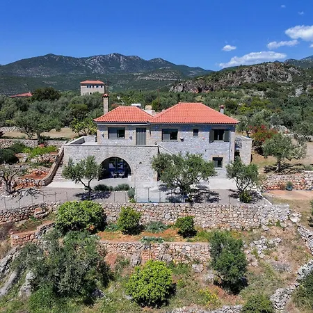 Athina's Stone House In Villa