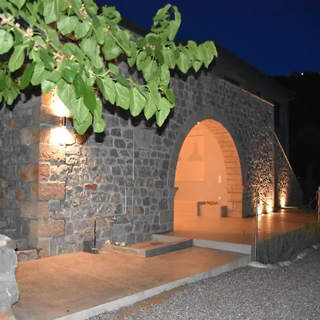 Athina's Stone House In Kardhamili