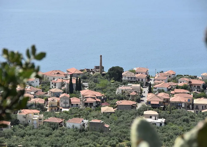 Athina's Stone House In Villa Kardamíli