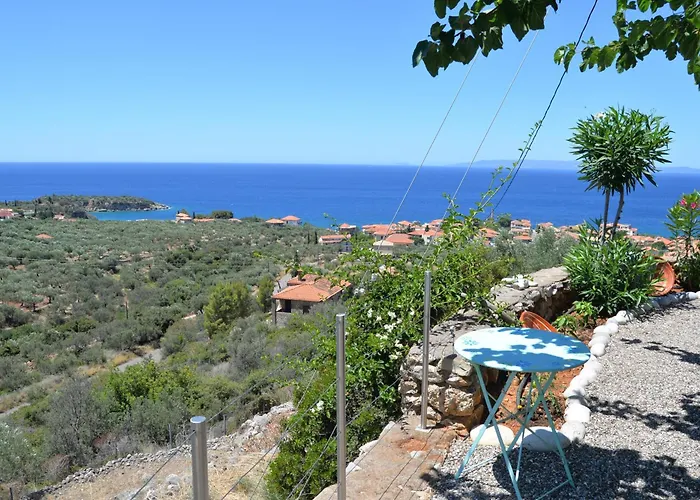 Athina's Stone House In * Kardamíli