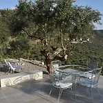 Athina's Stone House In Villa *