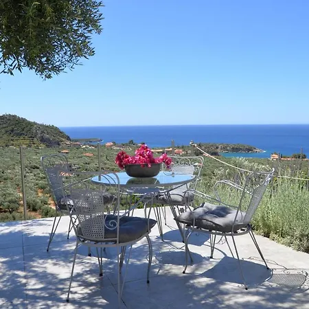 Athina's Stone House In Kardamyli