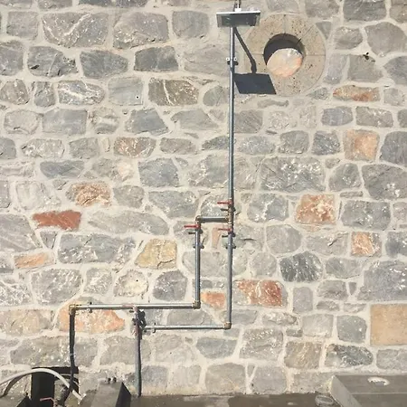 וילה Athina's Stone House In קרדמילי