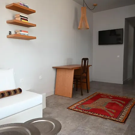 Athina's Stone House In וילה *