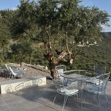 Athina's Stone House In וילה *