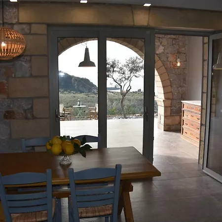 Athina's Stone House In Kardamyli