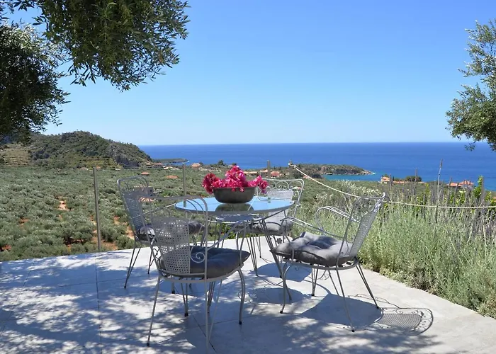 Athina's Stone House In Kardamyli