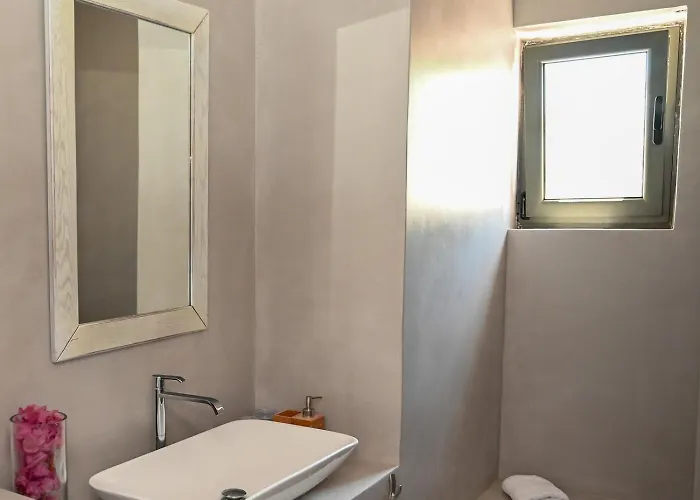 Athina's Stone House In Villa *