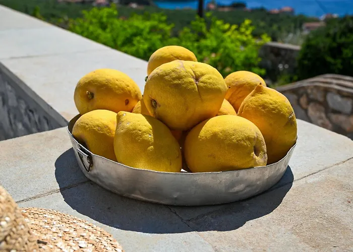 Villa Athina's Stone House In Kardhamili
