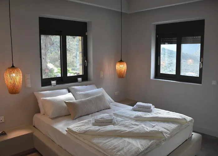 Athina's Stone House In Villa Kardamyli