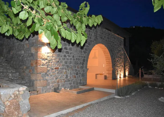 Athina's Stone House In Kardhamili