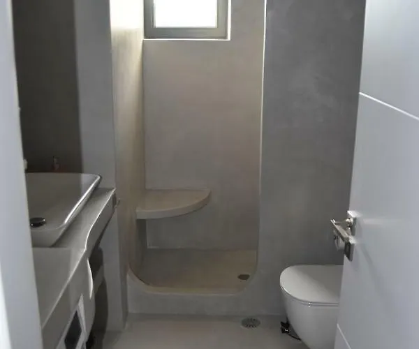 Athina's Stone House In Villa