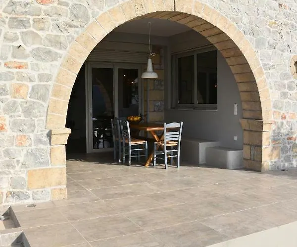 Athina's Stone House In Villa Kardamyli