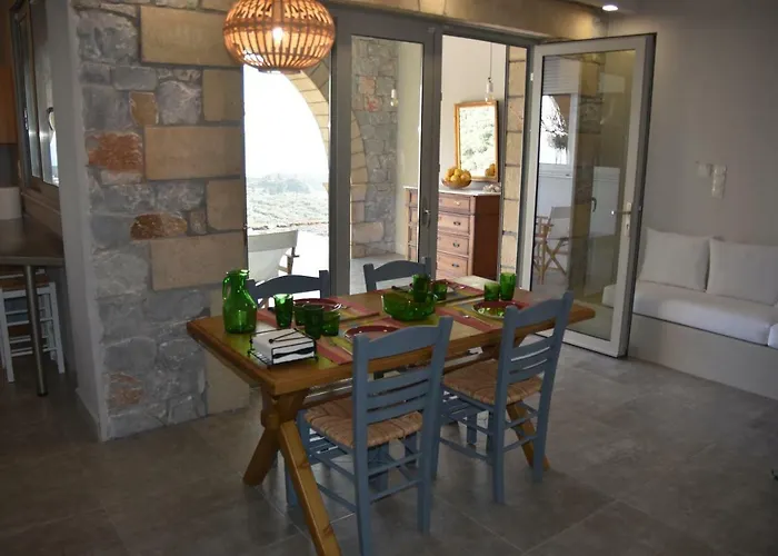 Athina's Stone House In Villa *