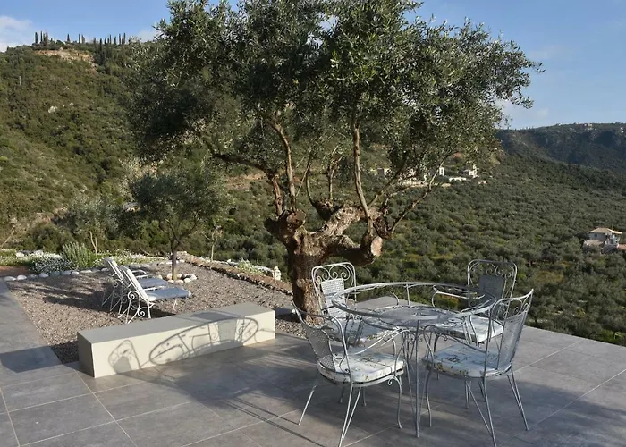 Athina's Stone House In Villa *